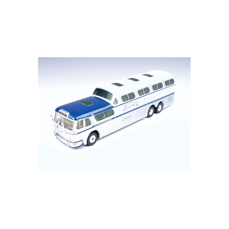221-33102 HO GMC PD-4501 Scenicruiser Bus